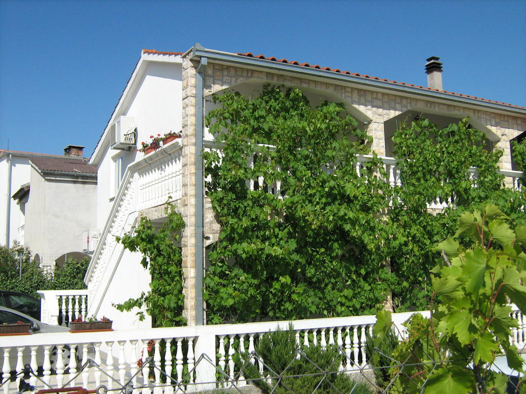 Apartments Anton Vodice Buitenkant foto
