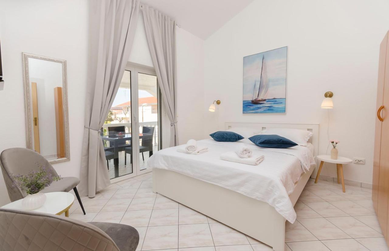 Apartments Anton Vodice Buitenkant foto