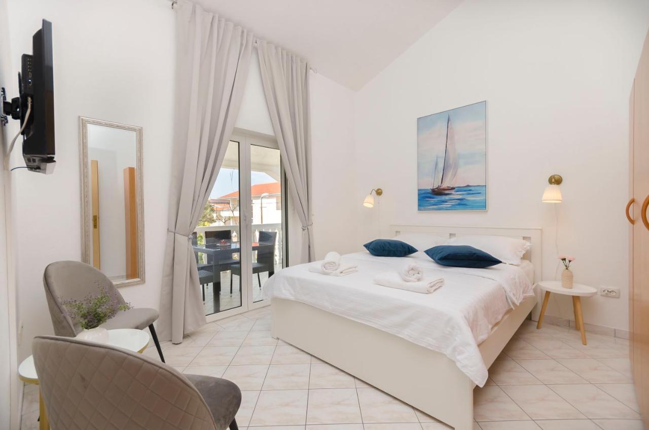 Apartments Anton Vodice Buitenkant foto