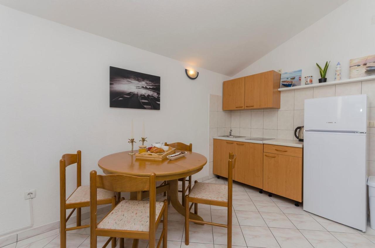 Apartments Anton Vodice Buitenkant foto